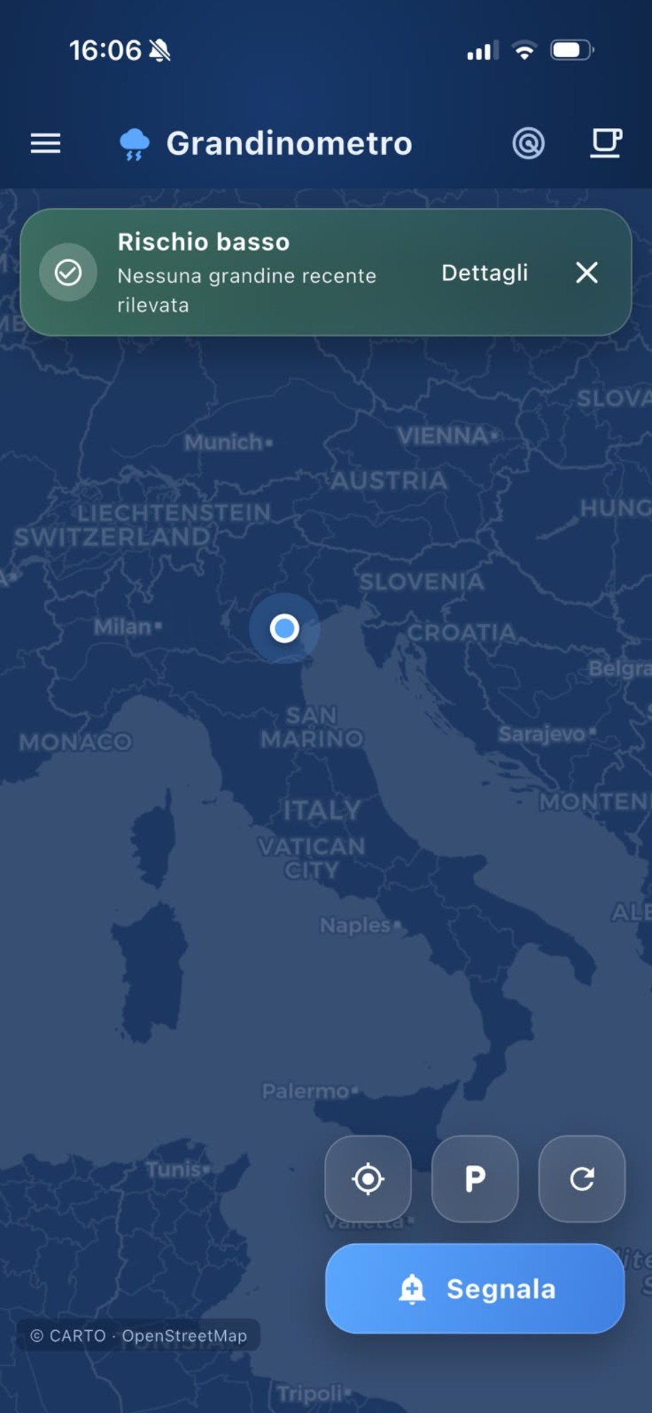 Schermata dell'app Grandinometro: mappa con segnalazioni di grandine e indicatore di rischio